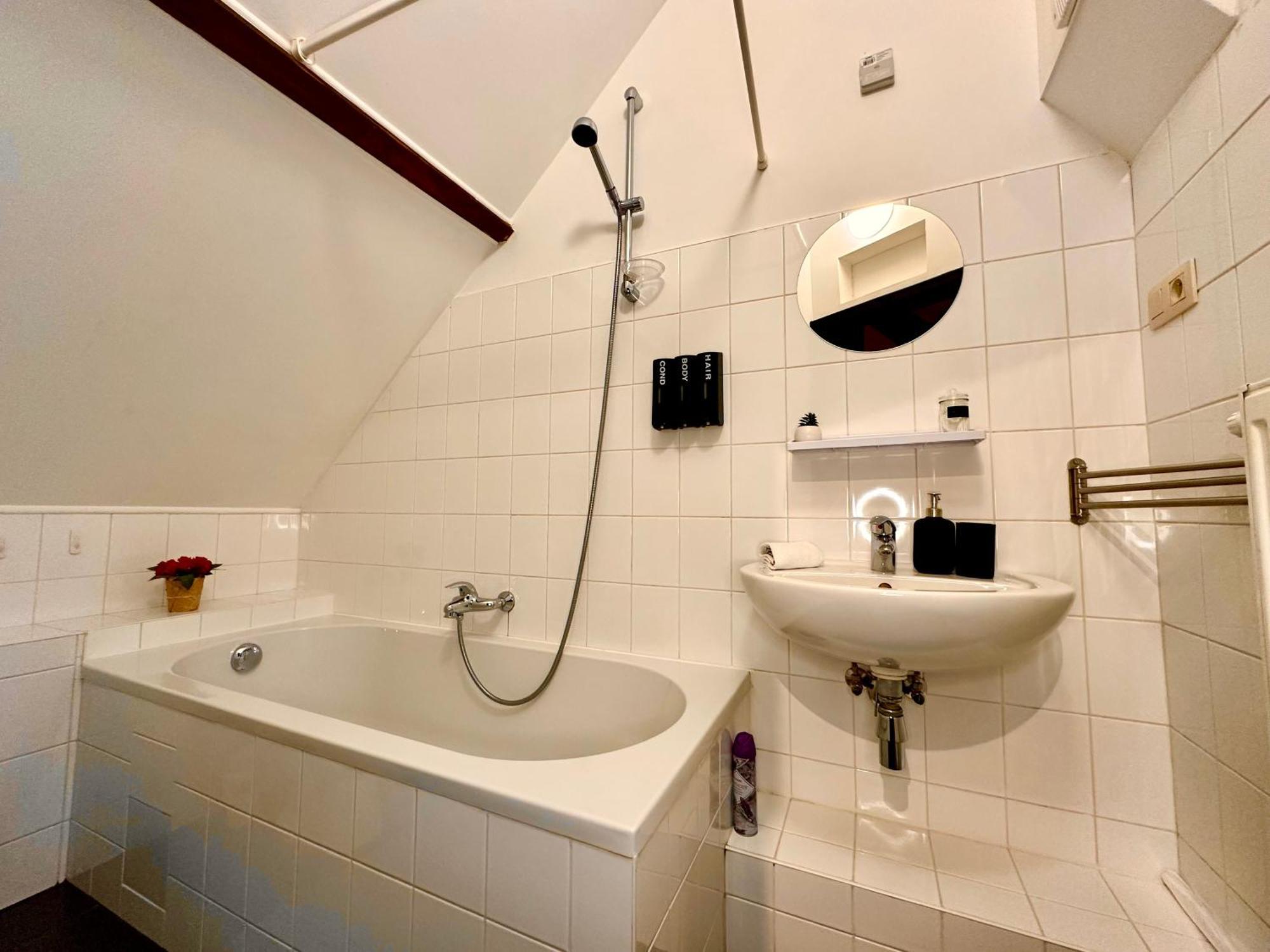 Luxury Suites Centrum By Rikas Hotels Antwerp Exterior photo