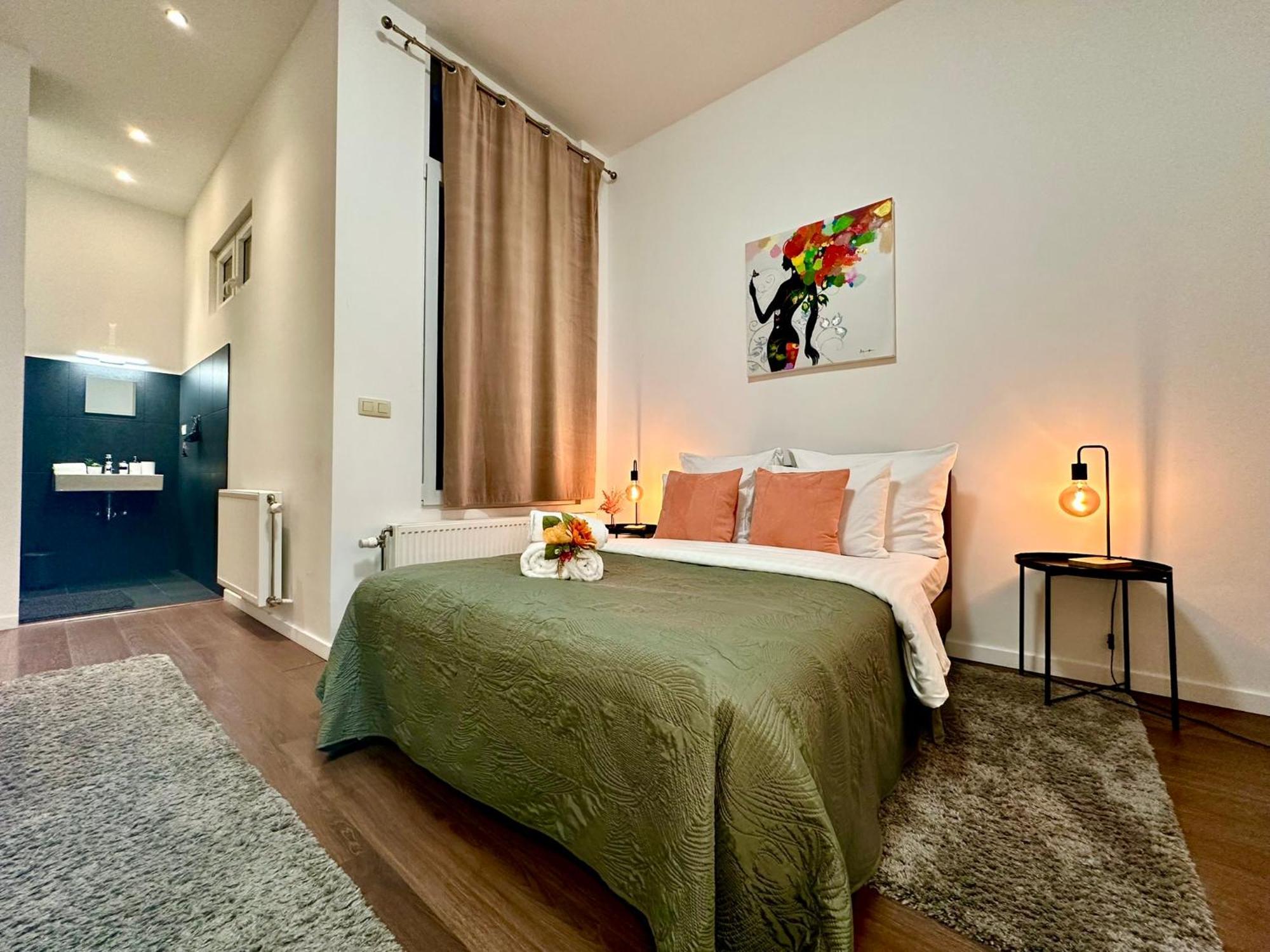 Luxury Suites Centrum By Rikas Hotels Antwerp Exterior photo