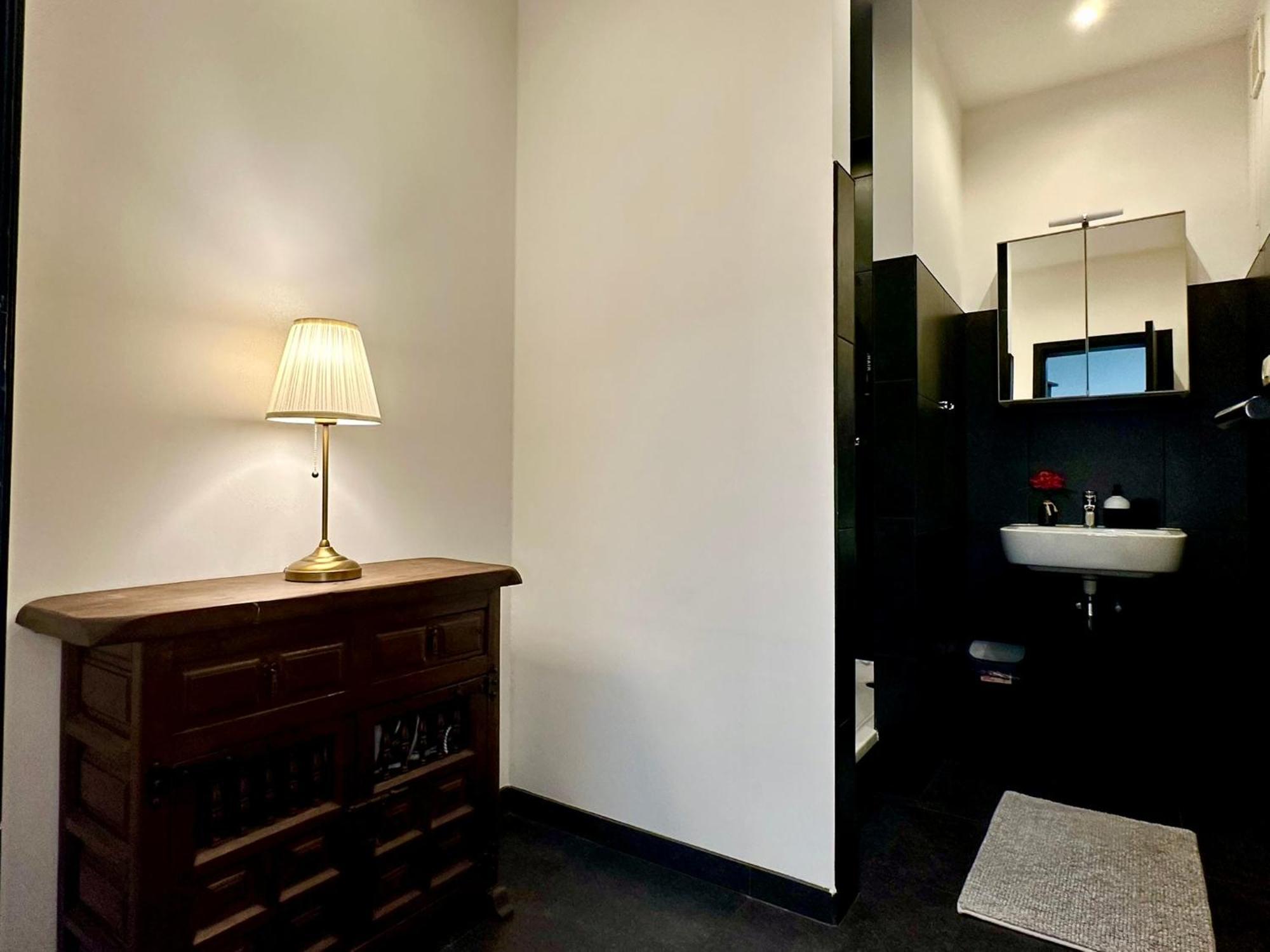 Luxury Suites Centrum By Rikas Hotels Antwerp Exterior photo